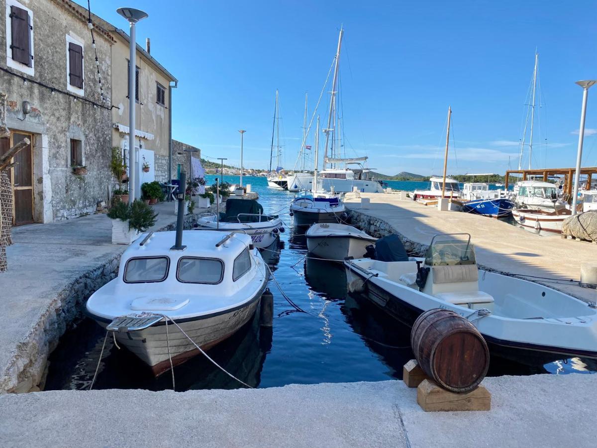 Villa Mediterranea Murter Exterior photo